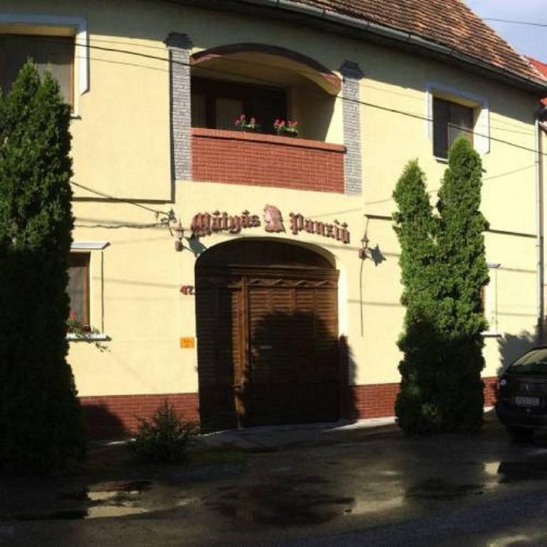 Matyas Panzio Bed & Breakfast Сегед Екстериор снимка