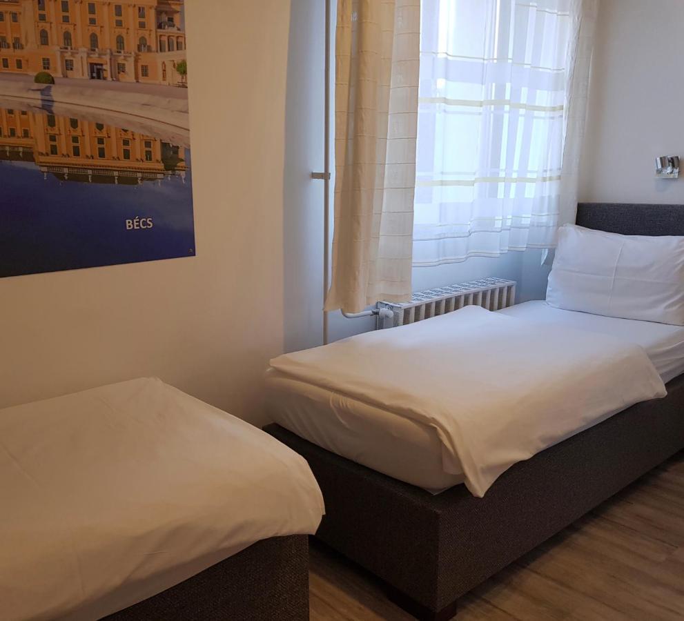 Matyas Panzio Bed & Breakfast Сегед Екстериор снимка